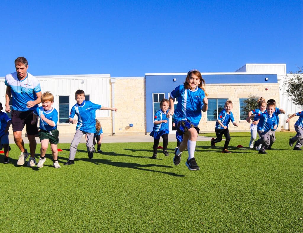 Group of kids running